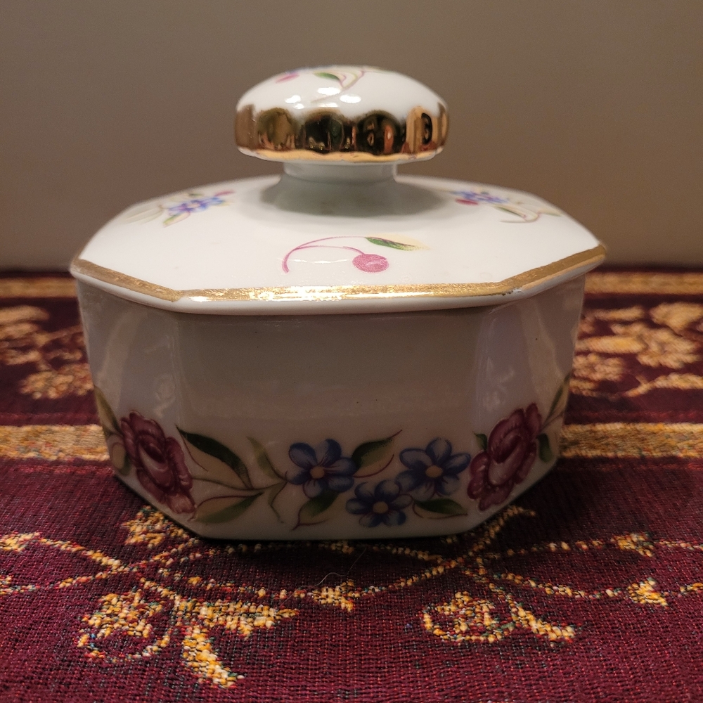 Vintage Japanese Porcelain Trinket Dish.